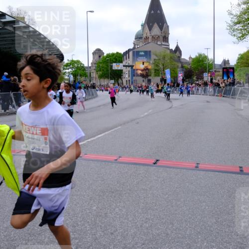 25.04.2026 - Das Zehntel Tim E. http://msf.ph/oto/9571129 25.04.2026 09:05:10 Ziel 1350, 1390, 1412, 1904, 2103, 2112, 2382, 2530, 2543, 2640, 2657, 2663, 2693, 2696, 3483, 3487, 3698, 3700 meine-sportfotos.de