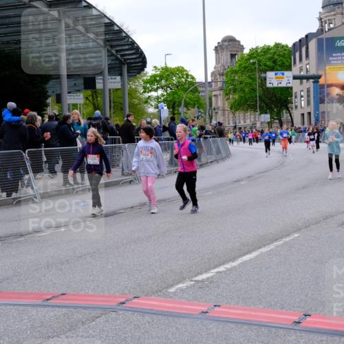25.04.2026 - Das Zehntel Tim E. http://msf.ph/oto/9571131 25.04.2026 09:05:12 Ziel 1412, 1904, 2103, 2112, 2382, 2530, 2543, 2640, 2663, 2693, 2696, 2918, 2936, 3483, 3487, 3698, 3700, 3922, 3923 meine-sportfotos.de
