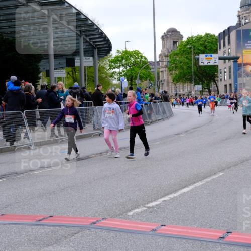 25.04.2026 - Das Zehntel Tim E. http://msf.ph/oto/9571132 25.04.2026 09:05:12 Ziel 1412, 1904, 2103, 2112, 2382, 2530, 2543, 2640, 2663, 2693, 2696, 2918, 2936, 3483, 3487, 3698, 3700, 3922, 3923 meine-sportfotos.de