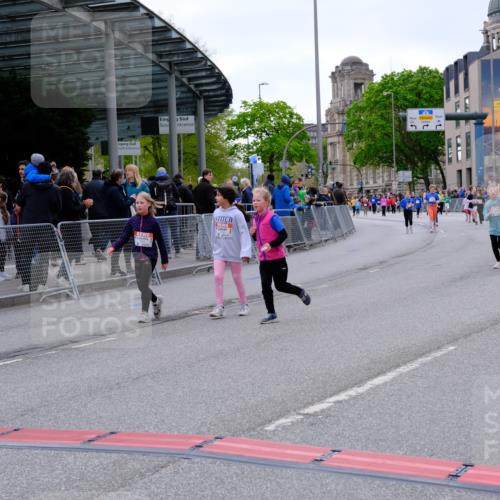 25.04.2026 - Das Zehntel Tim E. http://msf.ph/oto/9571133 25.04.2026 09:05:12 Ziel 1412, 1904, 2103, 2112, 2382, 2530, 2543, 2640, 2663, 2693, 2696, 2918, 2936, 3483, 3487, 3698, 3700, 3922, 3923 meine-sportfotos.de