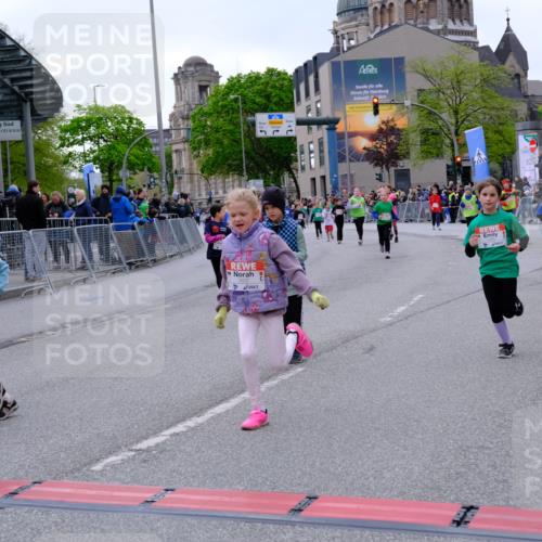 25.04.2026 - Das Zehntel Tim E. http://msf.ph/oto/9571135 25.04.2026 09:05:16 Ziel 1904, 2103, 2112, 2113, 2115, 2368, 2530, 2543, 2640, 2663, 2918, 2935, 2936, 3483, 3487, 3698, 3700, 3922, 3923 meine-sportfotos.de