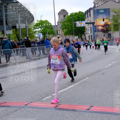 25.04.2026 - Das Zehntel Tim E. http://msf.ph/oto/9571138 25.04.2026 09:05:17 Ziel 2103, 2113, 2115, 2368, 2543, 2918, 2935, 2936, 3483, 3487, 3698, 3700, 3922, 3923 meine-sportfotos.de