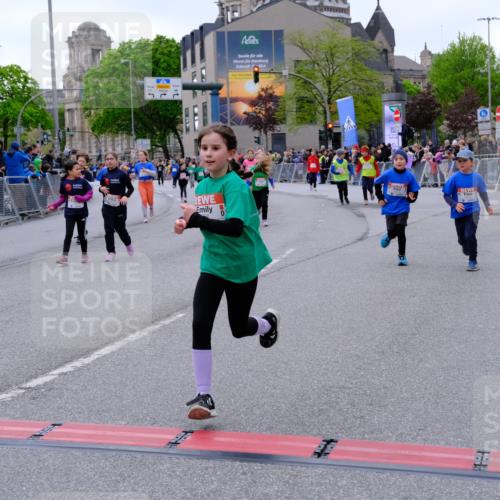 25.04.2026 - Das Zehntel Tim E. http://msf.ph/oto/9571141 25.04.2026 09:05:18 Ziel 1418, 1811, 2103, 2113, 2115, 2368, 2918, 2935, 2936, 3483, 3487, 3698, 3700, 3922, 3923 meine-sportfotos.de
