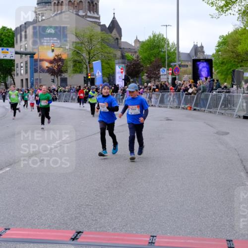 25.04.2026 - Das Zehntel Tim E. http://msf.ph/oto/9571143 25.04.2026 09:05:18 Ziel 1418, 1811, 2103, 2113, 2115, 2368, 2918, 2935, 2936, 3483, 3487, 3698, 3700, 3922, 3923 meine-sportfotos.de