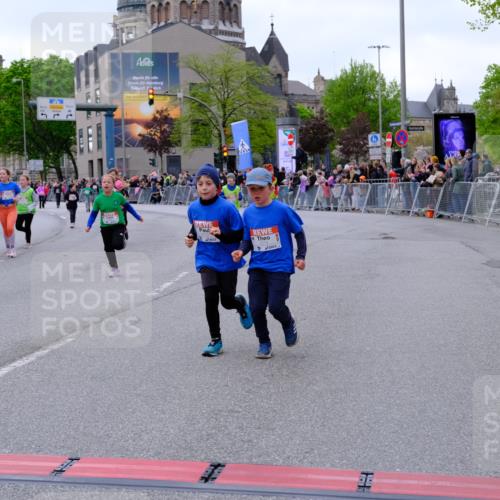 25.04.2026 - Das Zehntel Tim E. http://msf.ph/oto/9571150 25.04.2026 09:05:19 Ziel 1414, 1418, 1811, 1821, 2103, 2113, 2115, 2141, 2144, 2297, 2368, 2918, 2935, 2936, 3483, 3487, 3698, 3700, 3922, 3923 meine-sportfotos.de