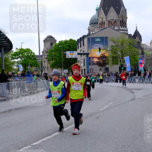 25.04.2026 - Das Zehntel Tim E. http://msf.ph/oto/9571162 25.04.2026 09:05:24 Ziel 1414, 1418, 1811, 1821, 2113, 2115, 2141, 2144, 2297, 2368, 2832, 2918, 2935, 2936, 3133, 3148, 3922, 3923 meine-sportfotos.de