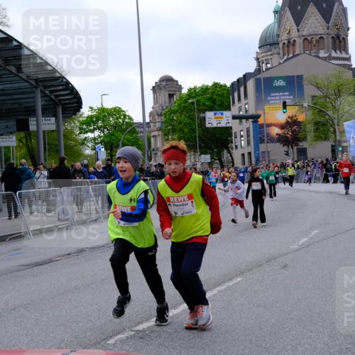 25.04.2026 - Das Zehntel Tim E. http://msf.ph/oto/9571166 25.04.2026 09:05:25 Ziel 1414, 1418, 1811, 1821, 2113, 2115, 2141, 2144, 2297, 2368, 2832, 2935, 3133, 3148 meine-sportfotos.de