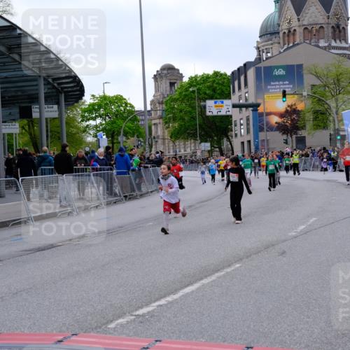 25.04.2026 - Das Zehntel Tim E. http://msf.ph/oto/9571170 25.04.2026 09:05:26 Ziel 1078, 1084, 1414, 1418, 1811, 1821, 2113, 2115, 2141, 2144, 2297, 2832, 2935, 3133, 3148 meine-sportfotos.de