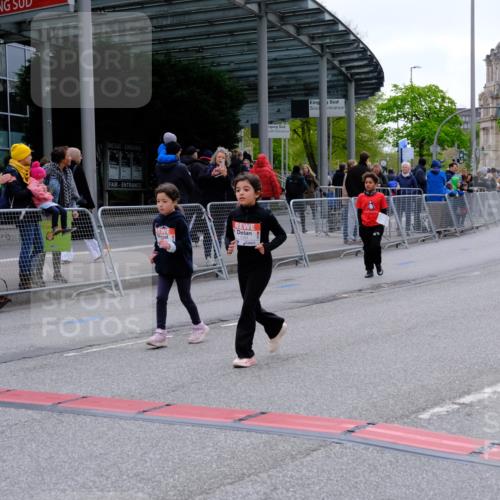 25.04.2026 - Das Zehntel Tim E. http://msf.ph/oto/9571177 25.04.2026 09:05:30 Ziel 1078, 1084, 1414, 1418, 1811, 1821, 2141, 2144, 2297, 2832, 3133, 3148 meine-sportfotos.de