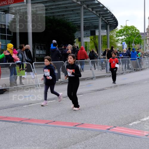 25.04.2026 - Das Zehntel Tim E. http://msf.ph/oto/9571178 25.04.2026 09:05:30 Ziel 1078, 1084, 1414, 1418, 1811, 1821, 2141, 2144, 2297, 2832, 3133, 3148 meine-sportfotos.de