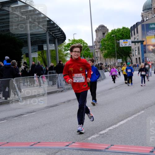 25.04.2026 - Das Zehntel Tim E. http://msf.ph/oto/9571192 25.04.2026 09:05:40 Ziel 1118, 1130, 1659, 1949, 1952, 2357, 2372, 2555, 3620, 3750, 3780, 3782 meine-sportfotos.de