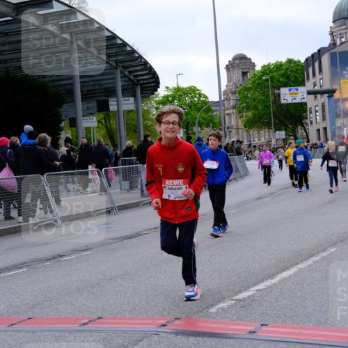 25.04.2026 - Das Zehntel Tim E. http://msf.ph/oto/9571193 25.04.2026 09:05:40 Ziel 1118, 1130, 1659, 1949, 1952, 2357, 2372, 2555, 3620, 3750, 3780, 3782 meine-sportfotos.de