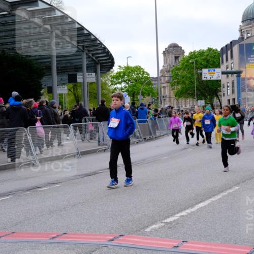 25.04.2026 - Das Zehntel Tim E. http://msf.ph/oto/9571197 25.04.2026 09:05:41 Ziel 1118, 1128, 1130, 1659, 1939, 1949, 1952, 2357, 2372, 2555, 2626, 3240, 3620, 3750, 3780, 3782 meine-sportfotos.de