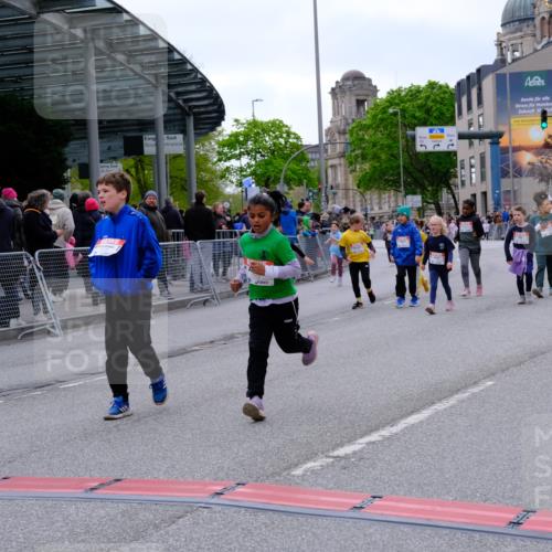 25.04.2026 - Das Zehntel Tim E. http://msf.ph/oto/9571200 25.04.2026 09:05:42 Ziel 1118, 1128, 1130, 1659, 1939, 1949, 1952, 2357, 2372, 2555, 2626, 2687, 3240, 3620, 3750, 3780, 3782 meine-sportfotos.de