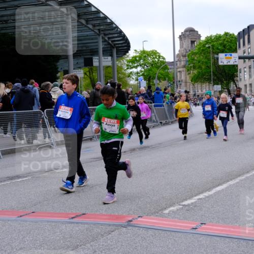 25.04.2026 - Das Zehntel Tim E. http://msf.ph/oto/9571203 25.04.2026 09:05:42 Ziel 1118, 1128, 1130, 1659, 1939, 1949, 1952, 2357, 2372, 2555, 2626, 2687, 3240, 3620, 3750, 3780, 3782 meine-sportfotos.de