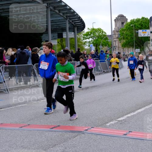 25.04.2026 - Das Zehntel Tim E. http://msf.ph/oto/9571204 25.04.2026 09:05:42 Ziel 1118, 1128, 1130, 1659, 1939, 1949, 1952, 2357, 2372, 2555, 2626, 2687, 3240, 3620, 3750, 3780, 3782 meine-sportfotos.de