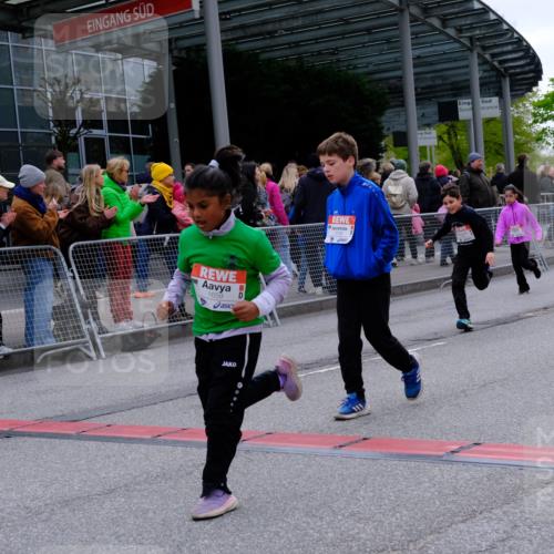 25.04.2026 - Das Zehntel Tim E. http://msf.ph/oto/9571209 25.04.2026 09:05:43 Ziel 1118, 1128, 1130, 1659, 1939, 1949, 1952, 2177, 2357, 2372, 2483, 2555, 2626, 2687, 3240, 3620, 3750, 3780, 3782 meine-sportfotos.de