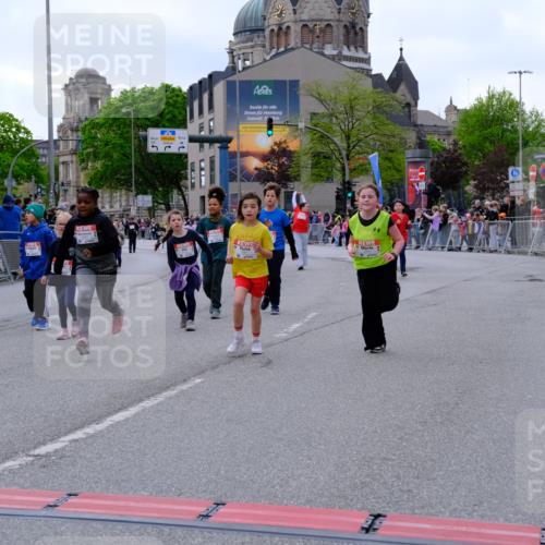 25.04.2026 - Das Zehntel Tim E. http://msf.ph/oto/9571211 25.04.2026 09:05:45 Ziel 1118, 1128, 1130, 1227, 1235, 1659, 1939, 1949, 1952, 2054, 2060, 2177, 2483, 2626, 2687, 3240, 3620, 3750, 3780, 3782 meine-sportfotos.de