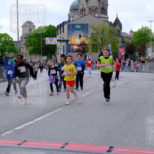 25.04.2026 - Das Zehntel Tim E. http://msf.ph/oto/9571213 25.04.2026 09:05:45 Ziel 1118, 1128, 1130, 1227, 1235, 1659, 1939, 1949, 1952, 2054, 2060, 2177, 2483, 2626, 2687, 3240, 3620, 3750, 3780, 3782 meine-sportfotos.de
