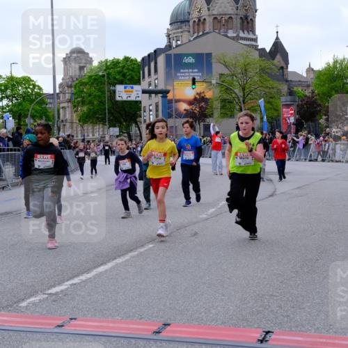 25.04.2026 - Das Zehntel Tim E. http://msf.ph/oto/9571215 25.04.2026 09:05:45 Ziel 1118, 1128, 1130, 1227, 1235, 1659, 1939, 1949, 1952, 2054, 2060, 2177, 2483, 2626, 2687, 3240, 3620, 3750, 3780, 3782 meine-sportfotos.de