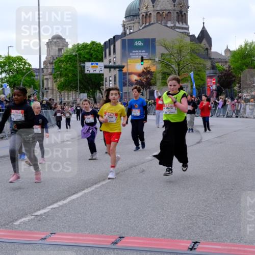 25.04.2026 - Das Zehntel Tim E. http://msf.ph/oto/9571216 25.04.2026 09:05:45 Ziel 1118, 1128, 1130, 1227, 1235, 1659, 1939, 1949, 1952, 2054, 2060, 2177, 2483, 2626, 2687, 3240, 3620, 3750, 3780, 3782 meine-sportfotos.de
