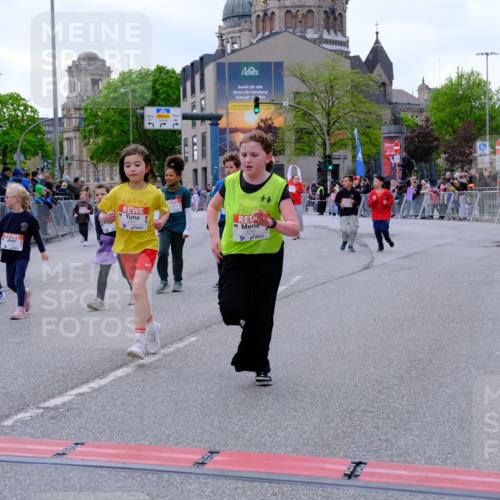 25.04.2026 - Das Zehntel Tim E. http://msf.ph/oto/9571217 25.04.2026 09:05:46 Ziel 1118, 1128, 1130, 1227, 1235, 1659, 1939, 1949, 1952, 2054, 2060, 2177, 2483, 2626, 2687, 3240, 3620, 3750, 3780 meine-sportfotos.de