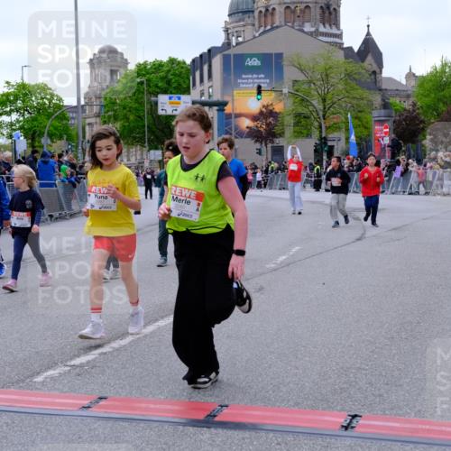 25.04.2026 - Das Zehntel Tim E. http://msf.ph/oto/9571220 25.04.2026 09:05:46 Ziel 1118, 1128, 1130, 1227, 1235, 1659, 1939, 1949, 1952, 2054, 2060, 2177, 2483, 2626, 2687, 3240, 3620, 3750, 3780 meine-sportfotos.de