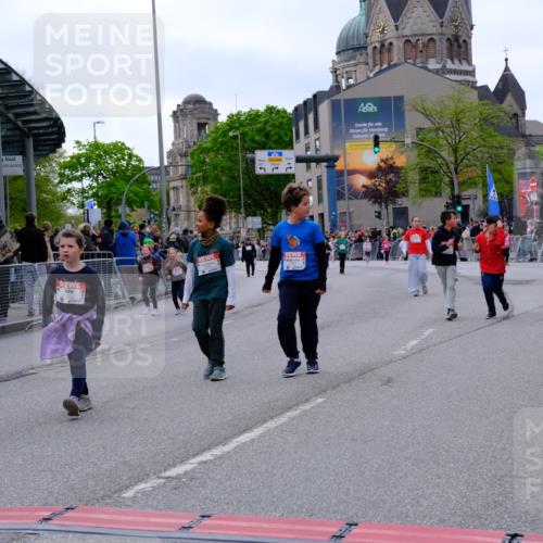 25.04.2026 - Das Zehntel Tim E. http://msf.ph/oto/9571226 25.04.2026 09:05:47 Ziel 1118, 1128, 1130, 1227, 1235, 1659, 1939, 1949, 2054, 2060, 2177, 2483, 2626, 2687, 2924, 2930, 3240, 3620 meine-sportfotos.de