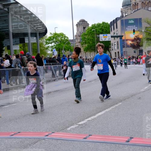 25.04.2026 - Das Zehntel Tim E. http://msf.ph/oto/9571228 25.04.2026 09:05:48 Ziel 1118, 1128, 1130, 1227, 1235, 1659, 1939, 1949, 2054, 2060, 2177, 2483, 2626, 2687, 2924, 2930, 3240, 3771, 3781 meine-sportfotos.de