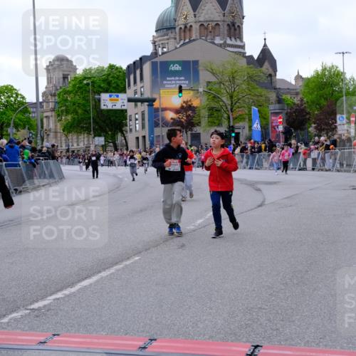 25.04.2026 - Das Zehntel Tim E. http://msf.ph/oto/9571236 25.04.2026 09:05:50 Ziel 1118, 1128, 1130, 1227, 1235, 1659, 1939, 1949, 2054, 2060, 2177, 2483, 2626, 2677, 2687, 2924, 2930, 3240, 3771, 3781 meine-sportfotos.de