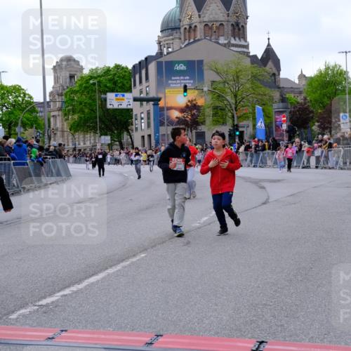 25.04.2026 - Das Zehntel Tim E. http://msf.ph/oto/9571237 25.04.2026 09:05:50 Ziel 1118, 1128, 1130, 1227, 1235, 1659, 1939, 1949, 2054, 2060, 2177, 2483, 2626, 2677, 2687, 2924, 2930, 3240, 3771, 3781 meine-sportfotos.de