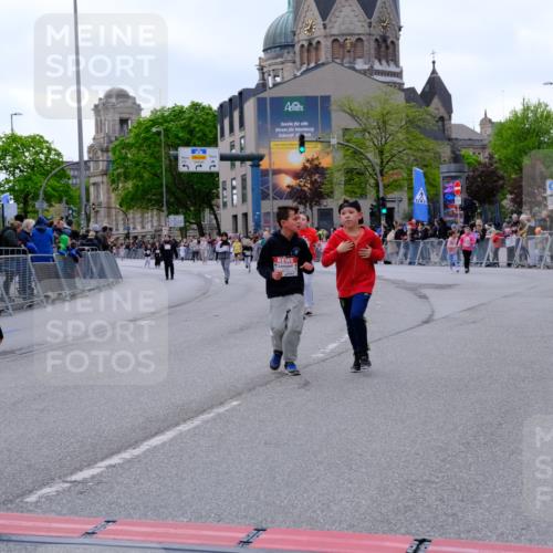 25.04.2026 - Das Zehntel Tim E. http://msf.ph/oto/9571238 25.04.2026 09:05:50 Ziel 1118, 1128, 1130, 1227, 1235, 1659, 1939, 1949, 2054, 2060, 2177, 2483, 2626, 2677, 2687, 2924, 2930, 3240, 3771, 3781 meine-sportfotos.de