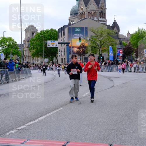 25.04.2026 - Das Zehntel Tim E. http://msf.ph/oto/9571239 25.04.2026 09:05:50 Ziel 1118, 1128, 1130, 1227, 1235, 1659, 1939, 1949, 2054, 2060, 2177, 2483, 2626, 2677, 2687, 2924, 2930, 3240, 3771, 3781 meine-sportfotos.de