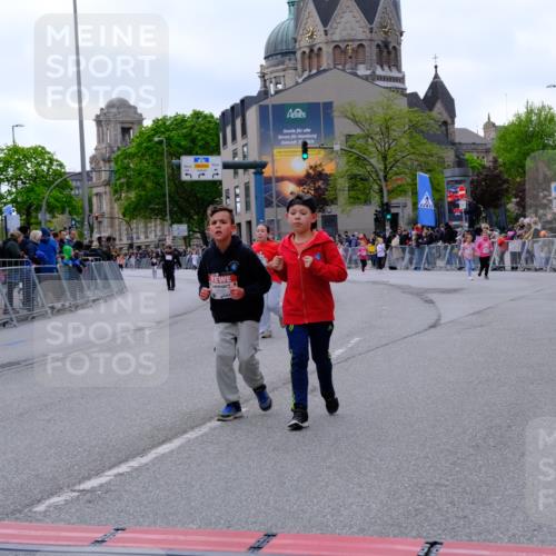 25.04.2026 - Das Zehntel Tim E. http://msf.ph/oto/9571240 25.04.2026 09:05:51 Ziel 1128, 1130, 1227, 1235, 1939, 1949, 2054, 2060, 2177, 2483, 2626, 2677, 2687, 2924, 2930, 3240, 3771, 3781 meine-sportfotos.de