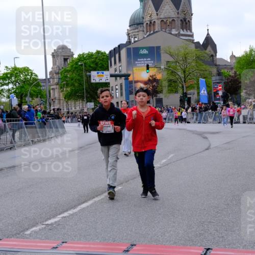 25.04.2026 - Das Zehntel Tim E. http://msf.ph/oto/9571242 25.04.2026 09:05:51 Ziel 1128, 1130, 1227, 1235, 1939, 1949, 2054, 2060, 2177, 2483, 2626, 2677, 2687, 2924, 2930, 3240, 3771, 3781 meine-sportfotos.de