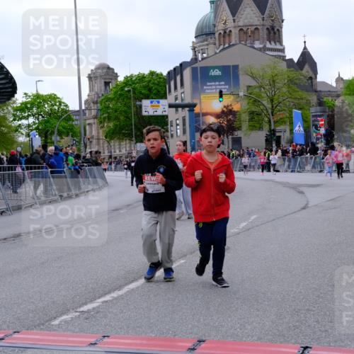 25.04.2026 - Das Zehntel Tim E. http://msf.ph/oto/9571244 25.04.2026 09:05:51 Ziel 1128, 1130, 1227, 1235, 1939, 1949, 2054, 2060, 2177, 2483, 2626, 2677, 2687, 2924, 2930, 3240, 3771, 3781 meine-sportfotos.de