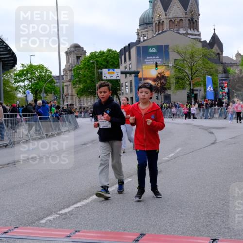 25.04.2026 - Das Zehntel Tim E. http://msf.ph/oto/9571245 25.04.2026 09:05:52 Ziel 1128, 1227, 1235, 1939, 1949, 2054, 2060, 2177, 2483, 2626, 2677, 2687, 2924, 2930, 3240, 3771, 3781 meine-sportfotos.de