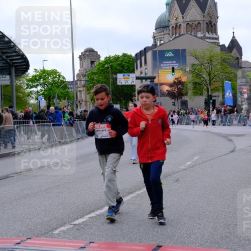 25.04.2026 - Das Zehntel Tim E. http://msf.ph/oto/9571248 25.04.2026 09:05:52 Ziel 1128, 1227, 1235, 1939, 1949, 2054, 2060, 2177, 2483, 2626, 2677, 2687, 2924, 2930, 3240, 3771, 3781 meine-sportfotos.de