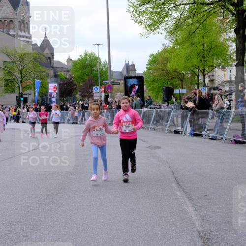 25.04.2026 - Das Zehntel Tim E. http://msf.ph/oto/9571267 25.04.2026 09:06:01 Ziel 1616, 1973, 2677, 2973, 2985, 3753, 3779 meine-sportfotos.de