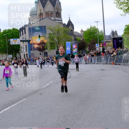 25.04.2026 - Das Zehntel Tim E. http://msf.ph/oto/9571293 25.04.2026 09:06:11 Ziel 1321, 1524, 2180, 2202, 2614, 2973, 2985, 3732, 3735, 3742, 3864, 3934, 3935 meine-sportfotos.de