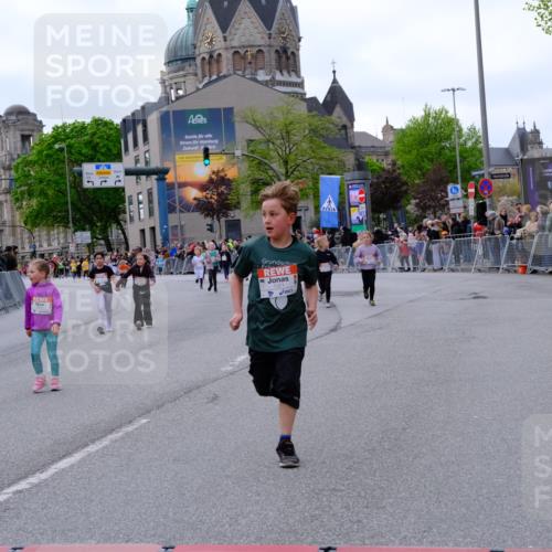 25.04.2026 - Das Zehntel Tim E. http://msf.ph/oto/9571298 25.04.2026 09:06:12 Ziel 1079, 1095, 1321, 1524, 2180, 2202, 2614, 2985, 3732, 3735, 3742, 3864, 3934, 3935 meine-sportfotos.de