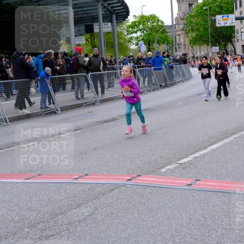 25.04.2026 - Das Zehntel Tim E. http://msf.ph/oto/9571302 25.04.2026 09:06:14 Ziel 1079, 1095, 1321, 1524, 1800, 2180, 2202, 2614, 3732, 3735, 3742, 3864, 3877, 3934, 3935, 3953 meine-sportfotos.de