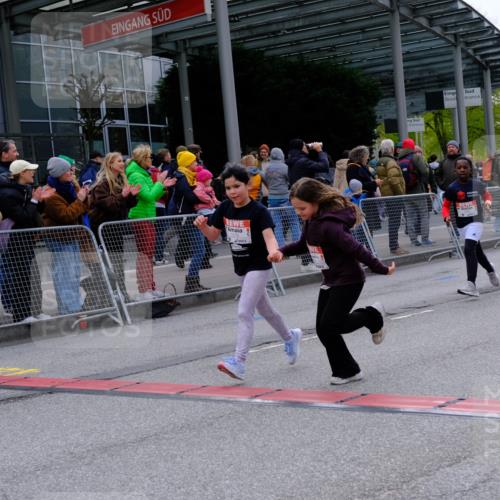 25.04.2026 - Das Zehntel Tim E. http://msf.ph/oto/9571313 25.04.2026 09:06:17 Ziel 1079, 1095, 1321, 1375, 1498, 1800, 2614, 3791, 3864, 3877, 3934, 3935, 3953 meine-sportfotos.de