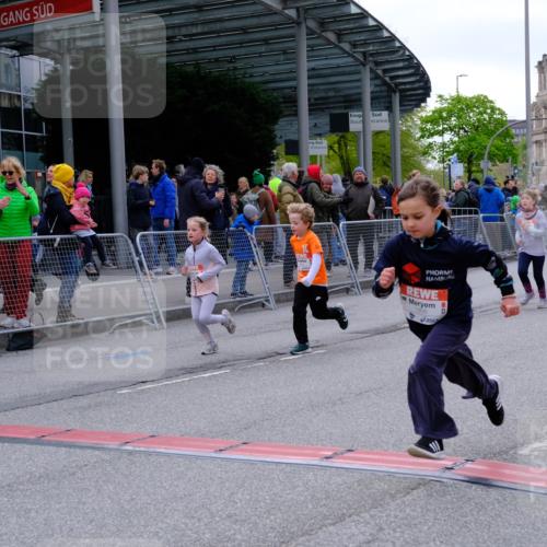 25.04.2026 - Das Zehntel Tim E. http://msf.ph/oto/9571344 25.04.2026 09:06:26 Ziel 1375, 1498, 1800, 1806, 2913, 3785, 3791, 3877, 3889, 3908, 3953 meine-sportfotos.de
