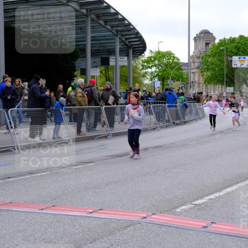 25.04.2026 - Das Zehntel Tim E. http://msf.ph/oto/9571347 25.04.2026 09:06:27 Ziel 1375, 1498, 1806, 2913, 3785, 3791, 3889, 3908 meine-sportfotos.de