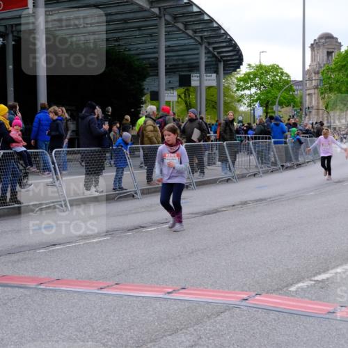 25.04.2026 - Das Zehntel Tim E. http://msf.ph/oto/9571353 25.04.2026 09:06:28 Ziel 1258, 1375, 1498, 1806, 2272, 2287, 2913, 3785, 3791, 3889, 3908 meine-sportfotos.de