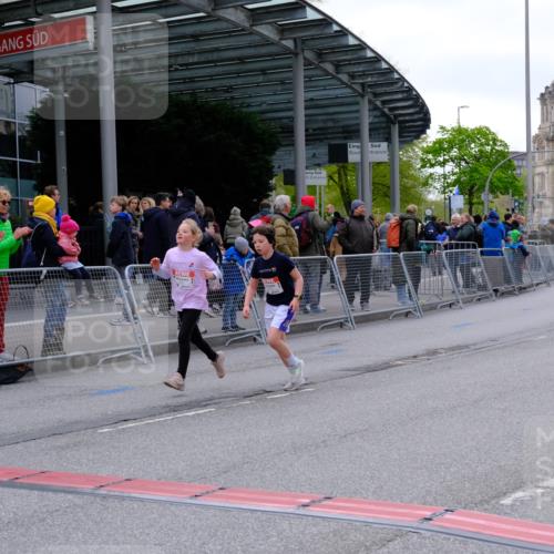 25.04.2026 - Das Zehntel Tim E. http://msf.ph/oto/9571356 25.04.2026 09:06:31 Ziel 1243, 1245, 1258, 1806, 2272, 2287, 2913, 3889, 3908 meine-sportfotos.de
