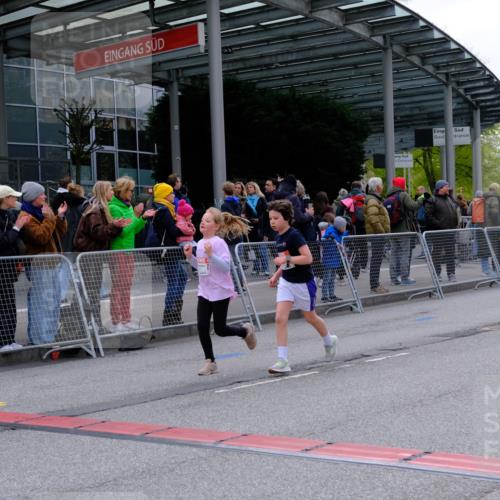 25.04.2026 - Das Zehntel Tim E. http://msf.ph/oto/9571360 25.04.2026 09:06:32 Ziel 1243, 1245, 1258, 1806, 2272, 2287, 2913, 3889, 3908 meine-sportfotos.de