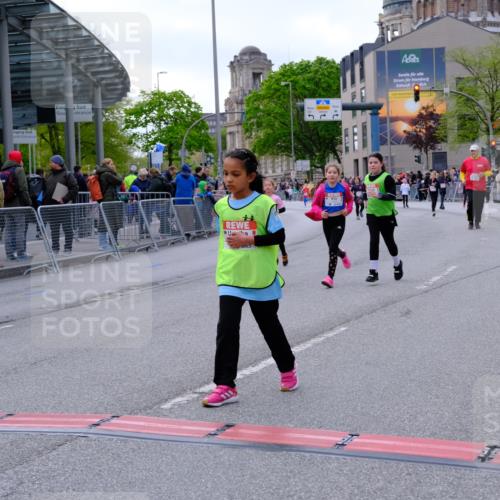 25.04.2026 - Das Zehntel Tim E. http://msf.ph/oto/9571387 25.04.2026 09:06:42 Ziel 1077, 1087, 1243, 1245, 1272, 1347, 1403, 1413, 1442, 1954, 1976, 1977, 2757, 3129, 3761, 3775, 3910 meine-sportfotos.de