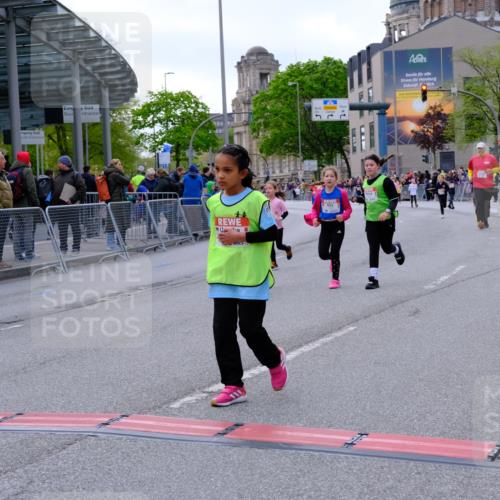 25.04.2026 - Das Zehntel Tim E. http://msf.ph/oto/9571388 25.04.2026 09:06:42 Ziel 1077, 1087, 1243, 1245, 1272, 1347, 1403, 1413, 1442, 1954, 1976, 1977, 2757, 3129, 3761, 3775, 3910 meine-sportfotos.de